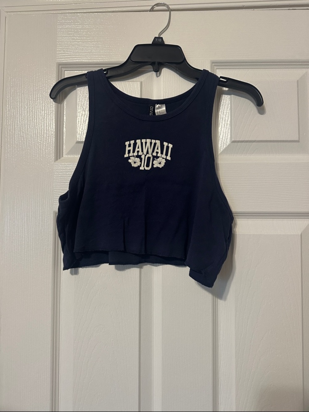 Divided Navy Blue 'Hawaii 10' Cropped Tank Top